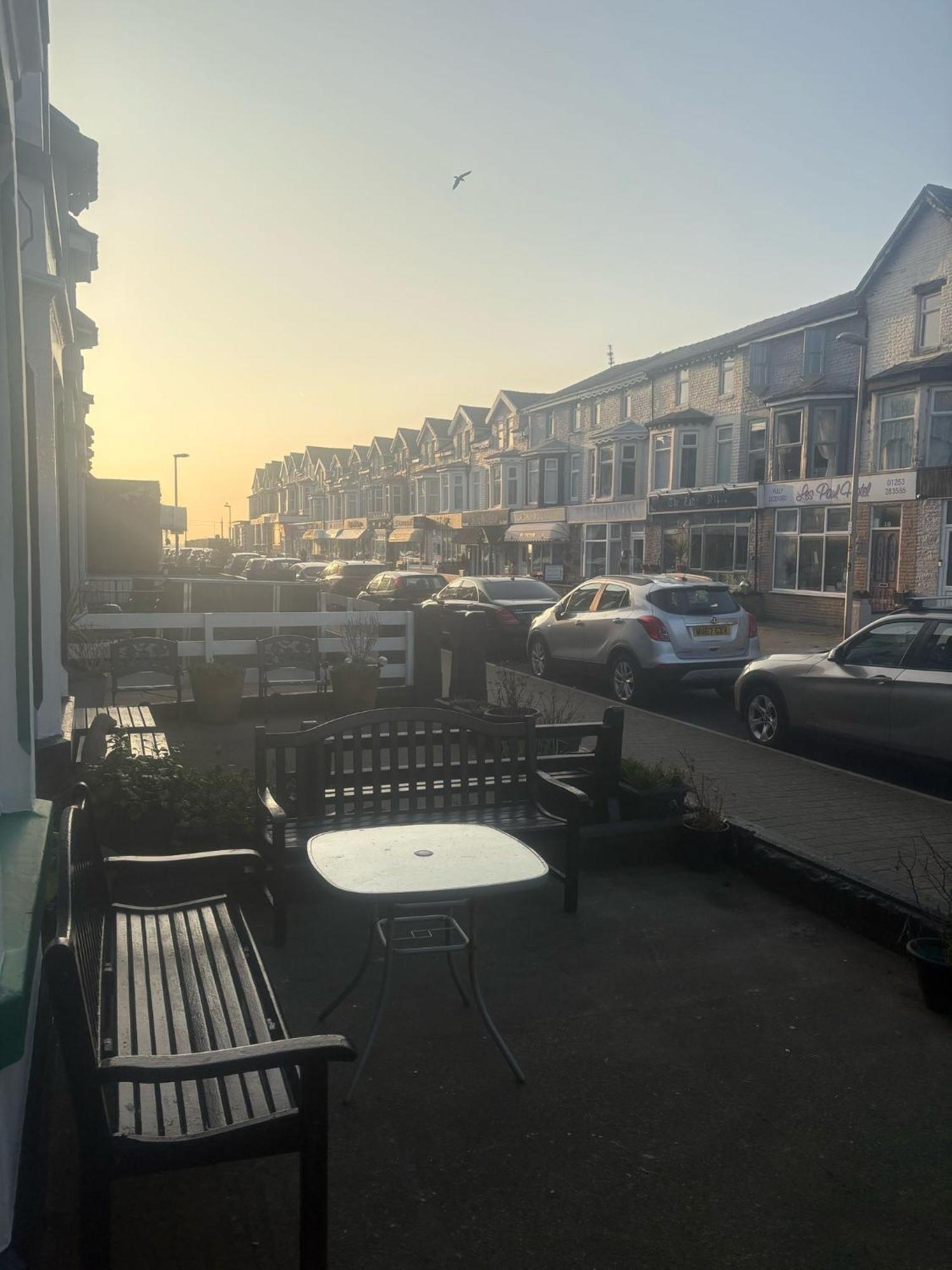 Fir Trees Hotel Blackpool Bagian luar foto
